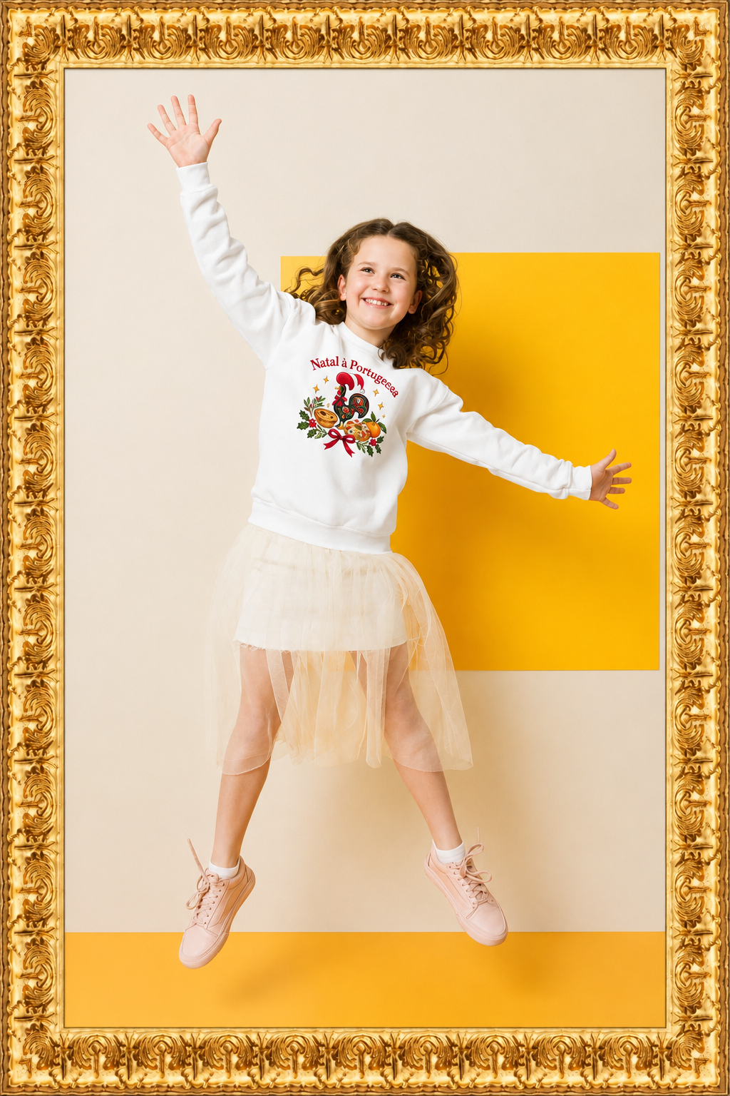 Natal à Portuguesa youth sweatshirt photo with the store’s ornate gold frame